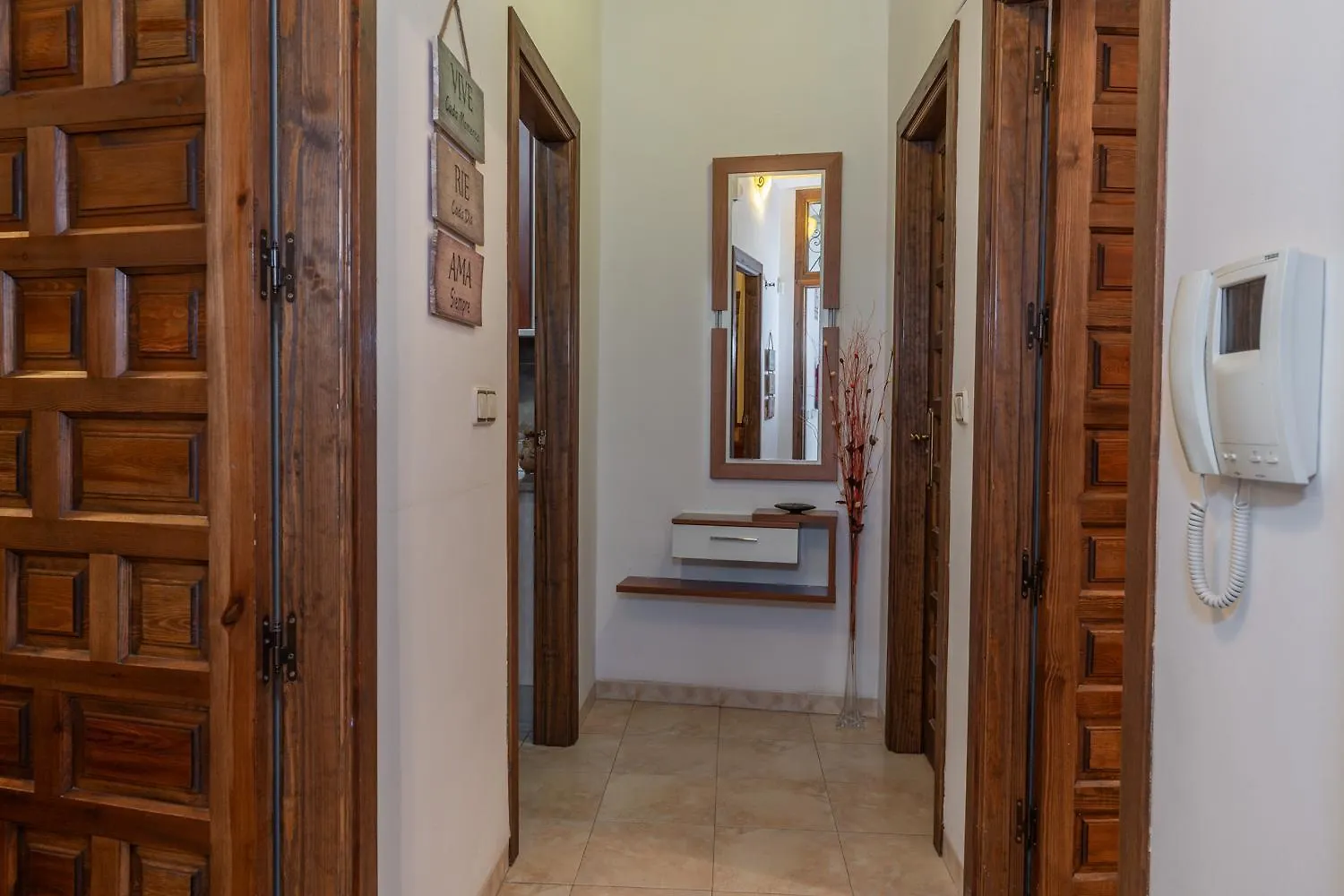 Tuguest Elvira Apartment Granada