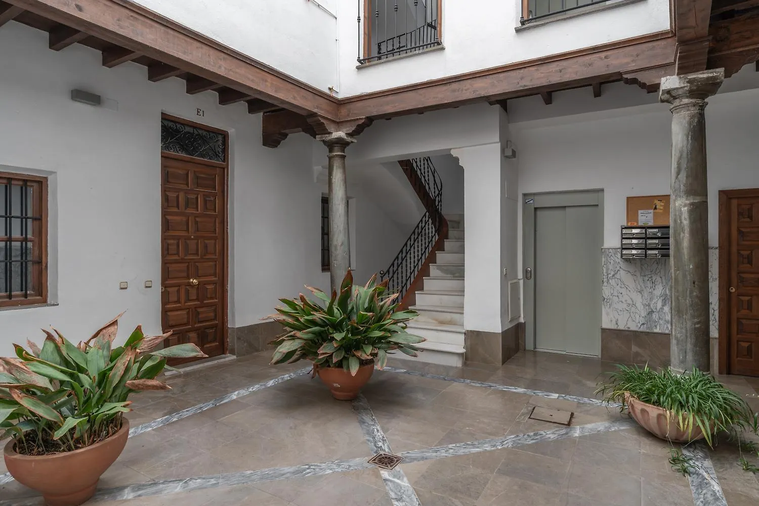 Tuguest Elvira Apartment Granada 0*,